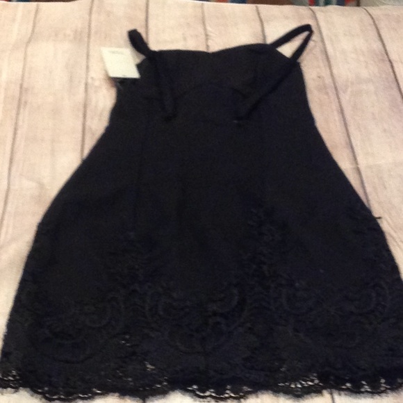 NWT BLACK LACE DRESS, xs - Picture 5 of 5